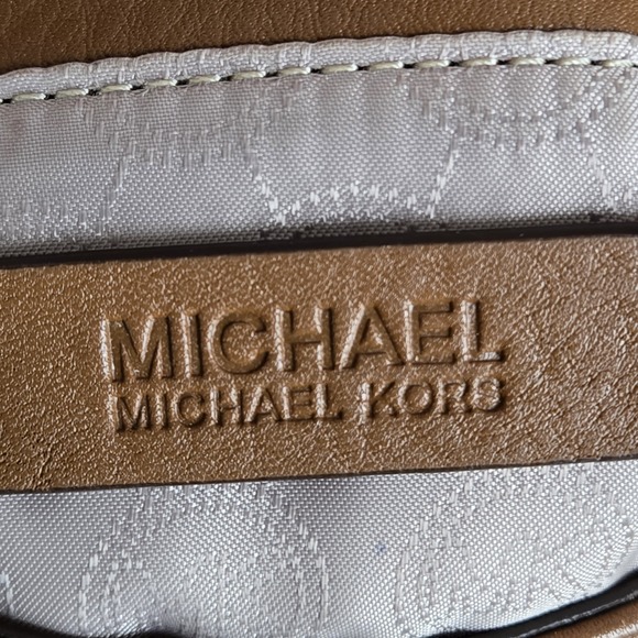 Michael Kors Tan Brown Leather Flap Buckle Crossbody Shoulder Bag Purse Boho - Picture 12 of 14